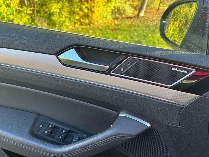 Gebraucht VW Passat Highline 239 PS (175 kW) 2016 Schwarz Kombi