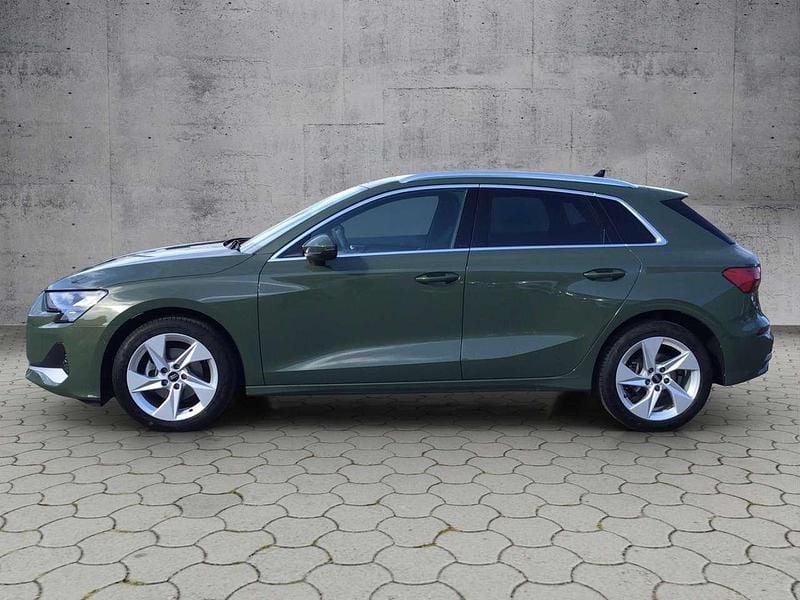 Używany Audi A3 Ambiente 150 KM (110 kW) 2025 Zielony Sedan/Limuzyna