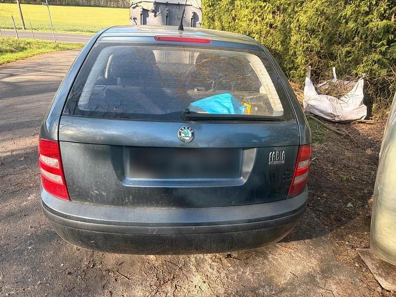 Second-hand Skoda Fabia 64 CP (47 kW) 2004 Albastru Break