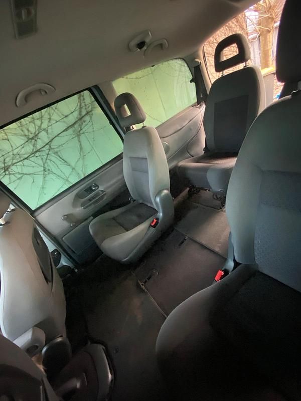 Gebraucht Ford Galaxy 150 PS (110 kW) 2005 Silber Van / Kleinbus