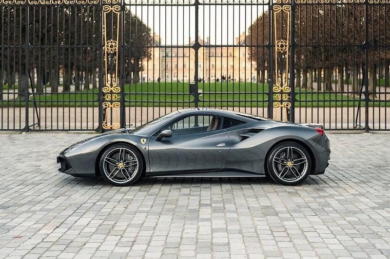 Gebraucht Ferrari 488 669 PS (492 kW) 2018 Grau Coupé