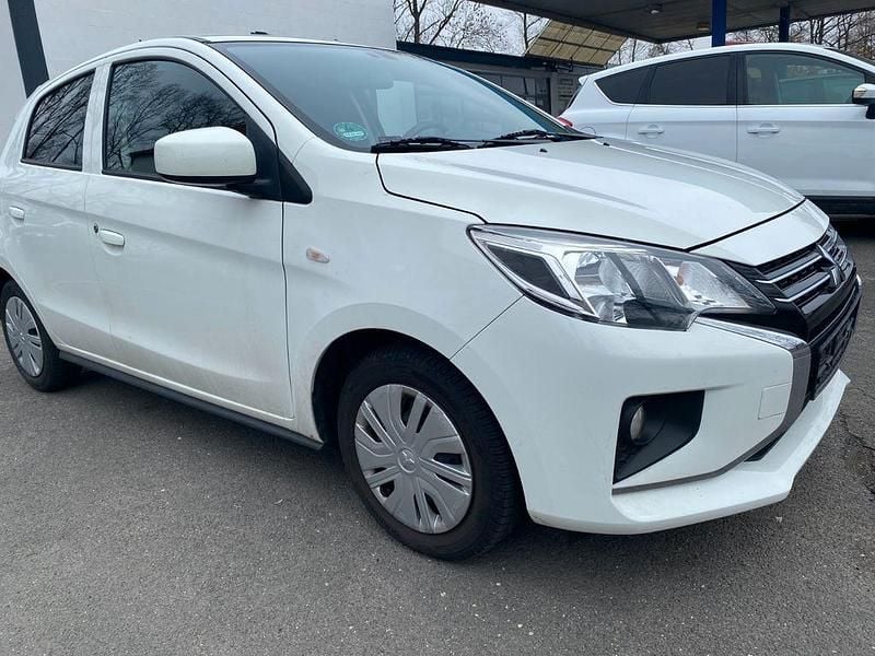 Gebraucht Mitsubishi Space Star Basis 71 PS (52 kW) 2020 Weiß Kleinwagen