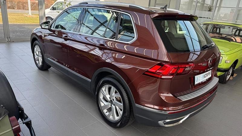 Gebraucht VW Tiguan Elegance 150 PS (110 kW) 2022 Blau SUV