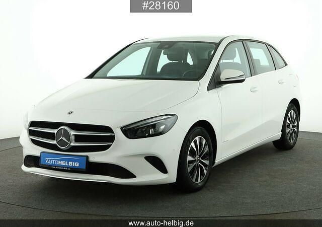 Weiß Gebraucht 2021 Mercedes B180 Style Van / Kleinbus | 18.880 € (Fairer Preis) - Bild 1/2