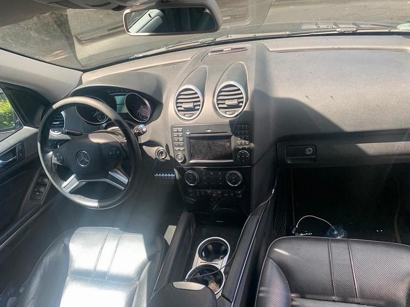 Gebraucht Mercedes ML320 224 PS (164 kW) 2009 Schwarz SUV