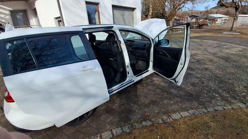 Gebraucht Mazda 5 Center-Line 150 PS (110 kW) 2012 Weiß Van / Kleinbus