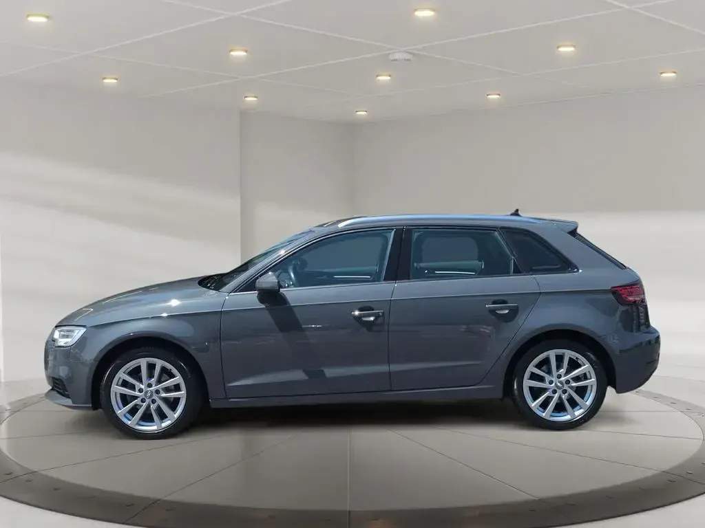 Gebraucht Audi A3 Comfort 150 PS (110 kW) 2019 Grau Limousine