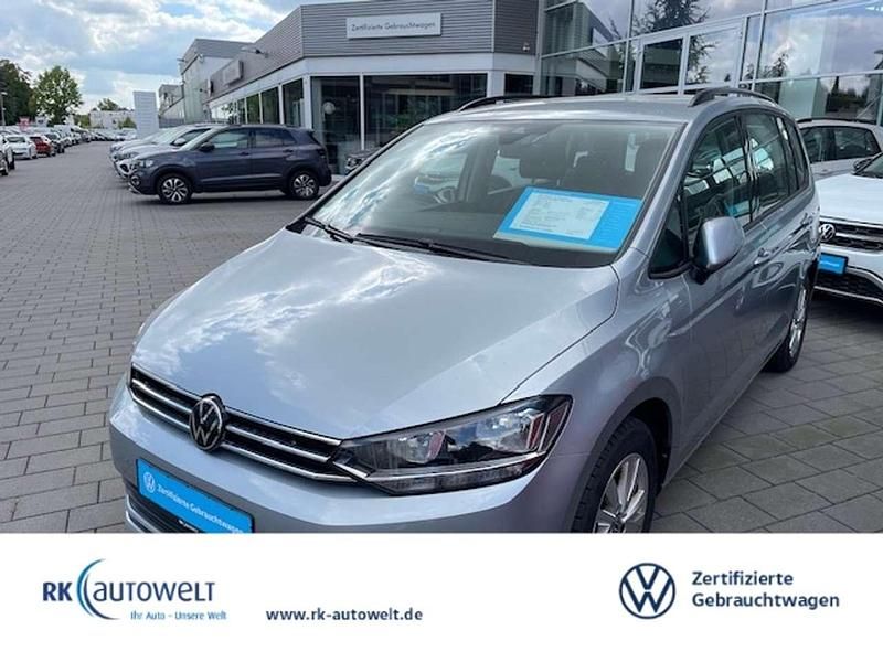 Oyster silver metallic Gebraucht 2024 VW Touran Comfortline Van / Kleinbus | 33.998 € (Fairer Preis) - Bild 1/2