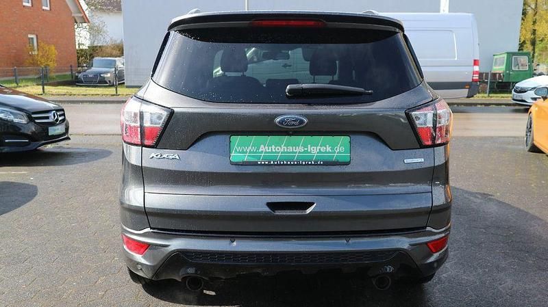 Gebraucht Ford Kuga ST-Line 150 PS (110 kW) 2018 Grau SUV
