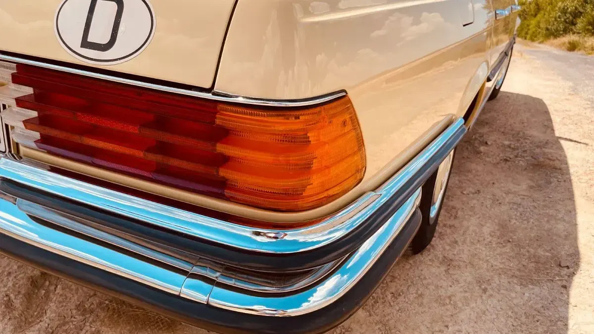 Gebraucht Mercedes 280 156 PS (114 kW) 1977 Gelb Limousine