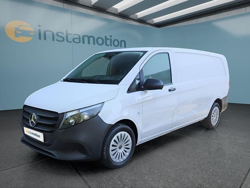 Weiß Gebraucht 2024 Mercedes Vito Van / Kleinbus | 37.499 € (Teuer) - Bild 1/4