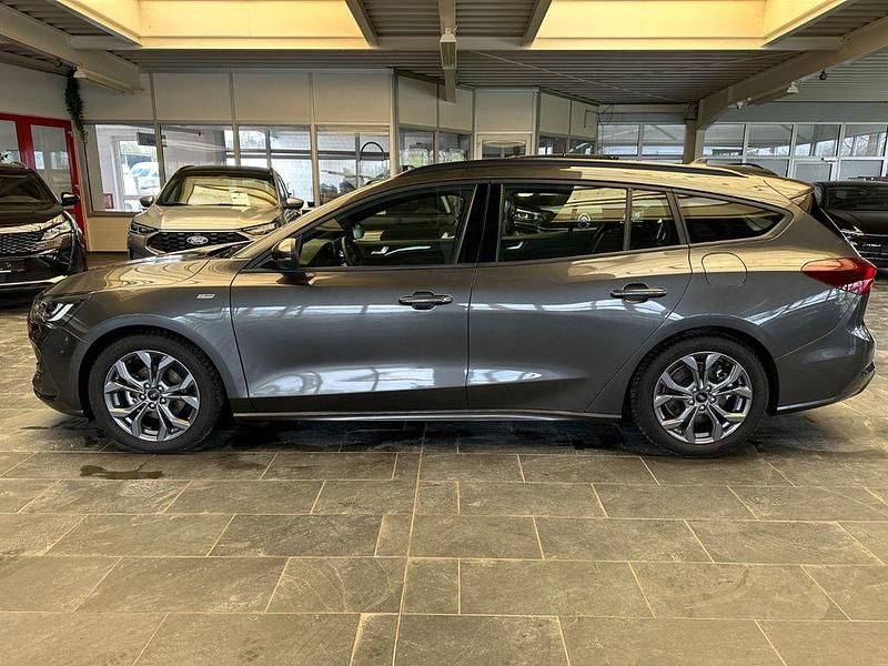 Gebraucht Ford Focus ST-Line 116 PS (85 kW) 2025 Grau Limousine