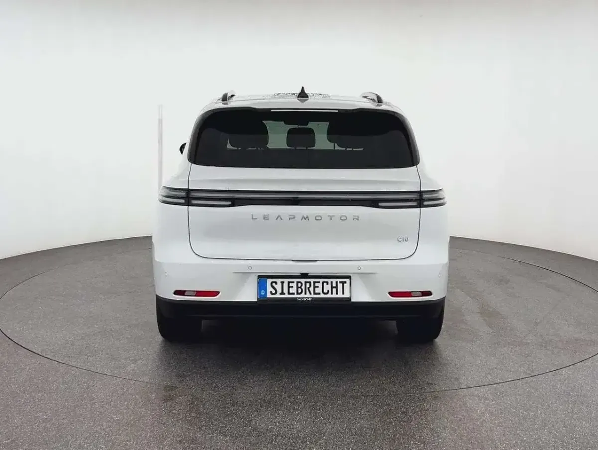 Neu Leapmotor C10 160 kW (218 PS) 2025 Weiß SUV