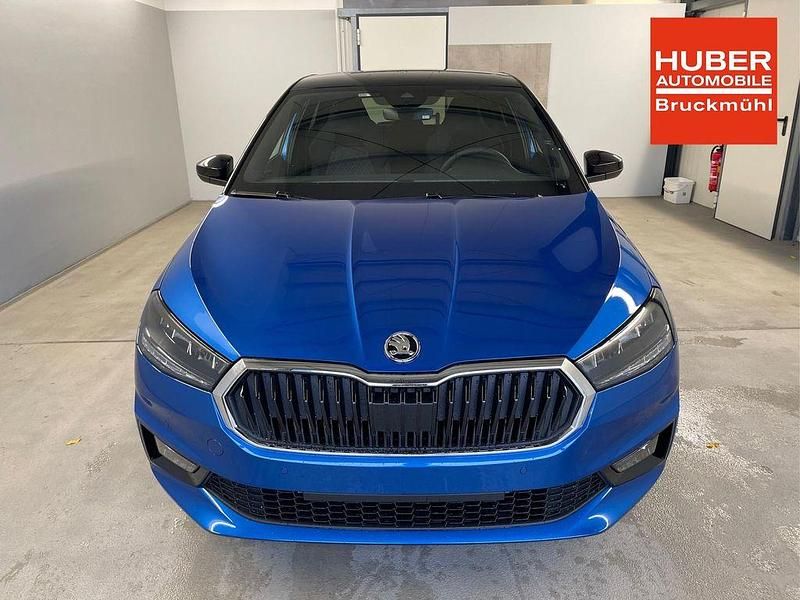 Neu Skoda Fabia Dynamic 116 PS (85 kW) 2025 [8x1z] raceblau metallic / dach schwarz Limousine