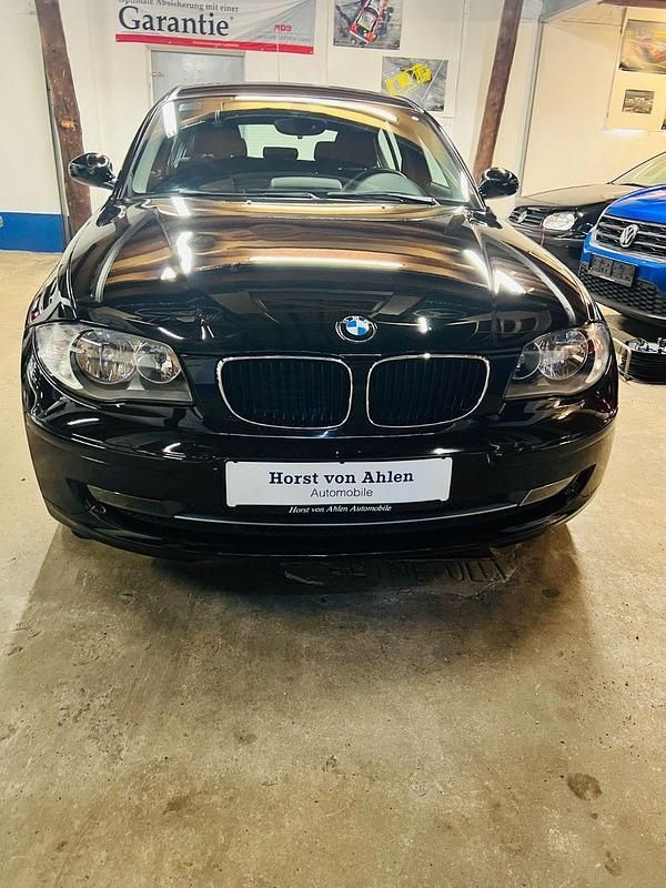 Schwarz Gebraucht 2008 BMW 116 Kleinwagen | 8.890 € - Bild 1/4