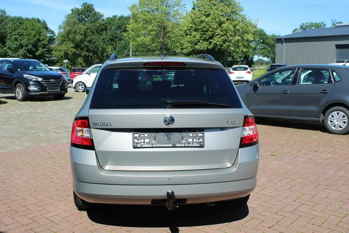 Gebraucht Skoda Fabia Drive 90 PS (66 kW) 2017 Beige Kombi