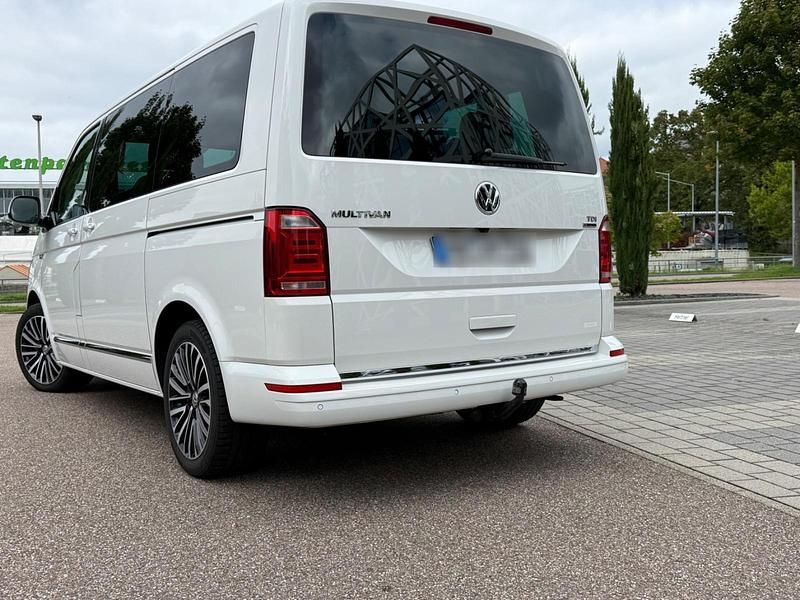 Gebraucht VW Multivan 204 PS (150 kW) 2017 Weiß Van