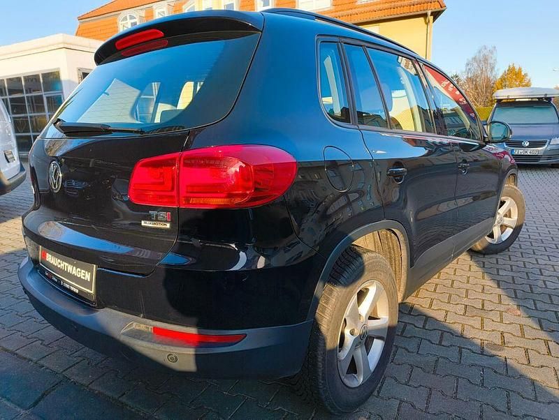 Gebraucht VW Tiguan 125 PS (91 kW) 2015 Schwarz SUV