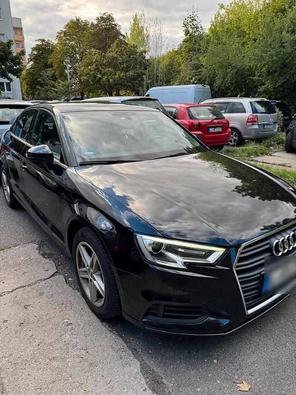 Schwarz Gebraucht 2018 Audi A3 Limousine | 13.900 € (Fairer Preis) - Bild 1/4