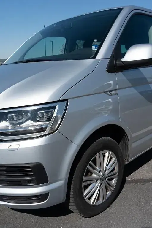 Używany VW Caravelle 199 KM (146 kW) 2019 Srebrny Van