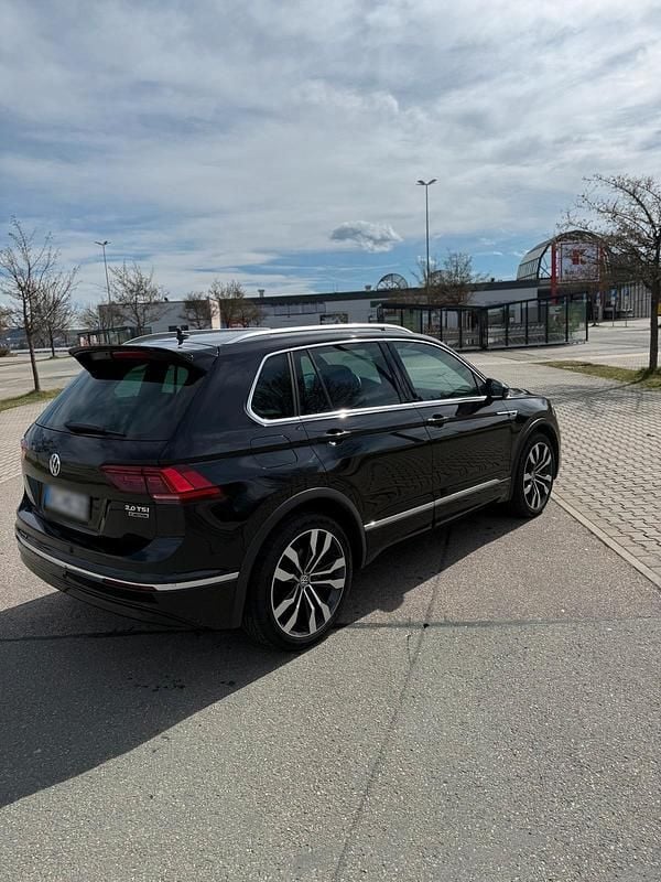 Gebraucht VW Tiguan 180 PS (132 kW) 2017 Schwarz SUV