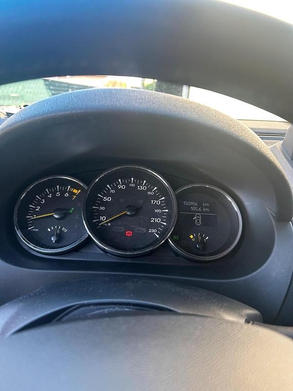 Gebraucht Renault Fluence 110 PS (80 kW) 2010 Schwarz Limousine