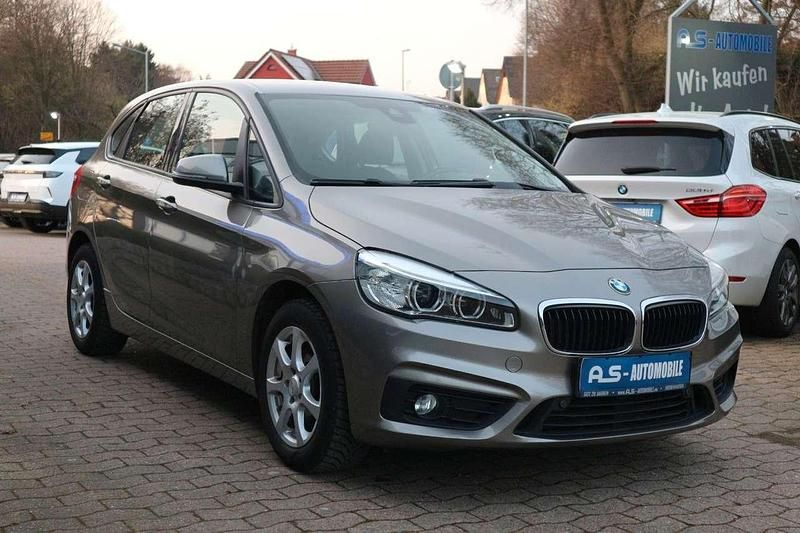 Gebraucht BMW 218 150 PS (110 kW) 2014 Platinsilber Van / Kleinbus