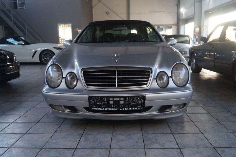 Gebraucht Mercedes CLK320 Elegance 218 PS (160 kW) 2001 Silber Cabrio