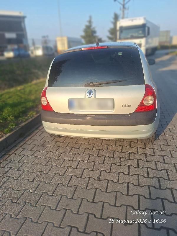 Second-hand Renault Clio II 2002 Argintiu Hatchback