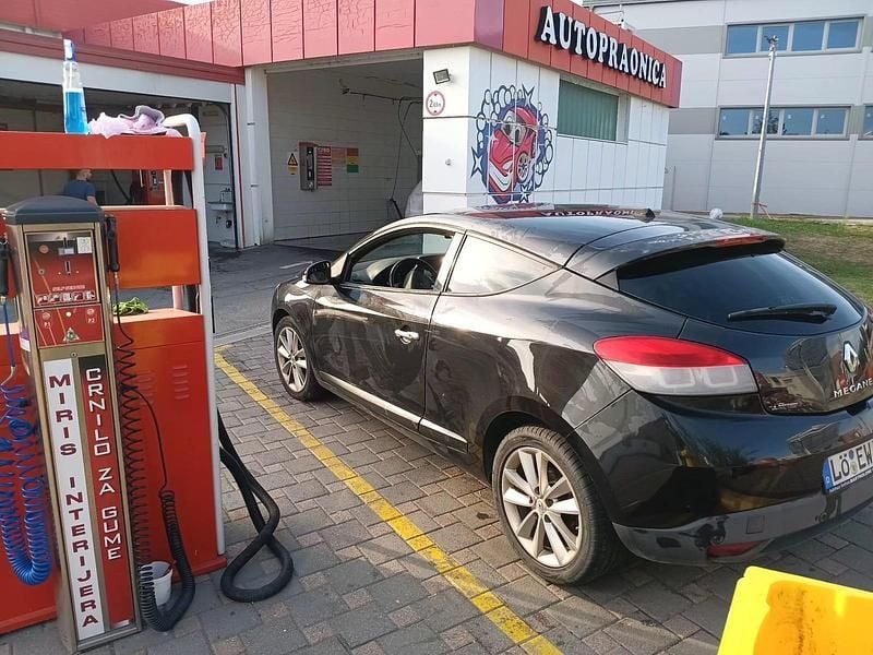 Schwarz Gebraucht 2010 Renault Mégane Coupé Coupé | 3.900 € (Guter Preis) - Bild 1/4