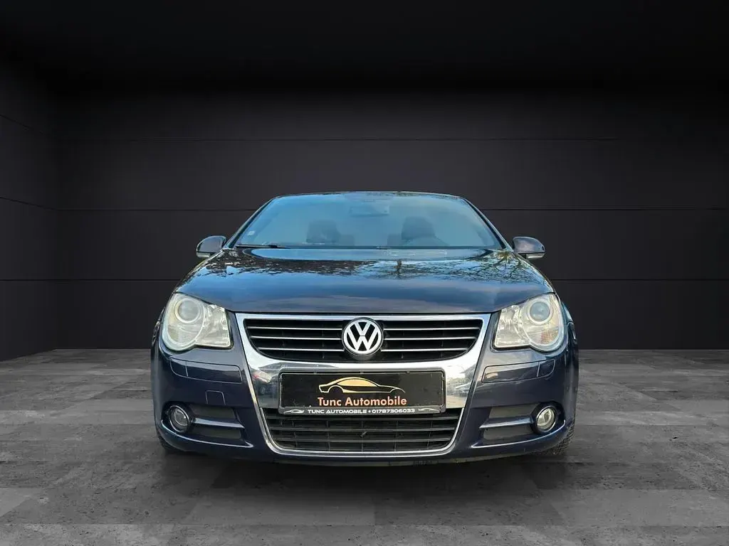 Usata VW Eos 140 CV (102 kW) 2008 Blu Cabrio