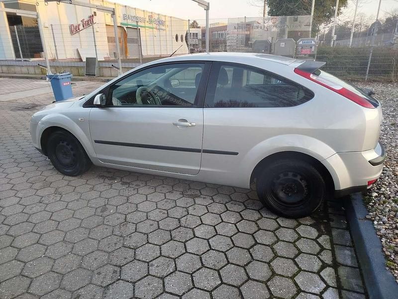 Gebraucht Ford Focus Ambiente 80 PS (58 kW) 2006 Limousine