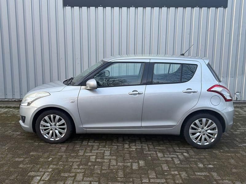 Gebraucht Suzuki Swift 94 PS (69 kW) 2010 Silber Kleinwagen