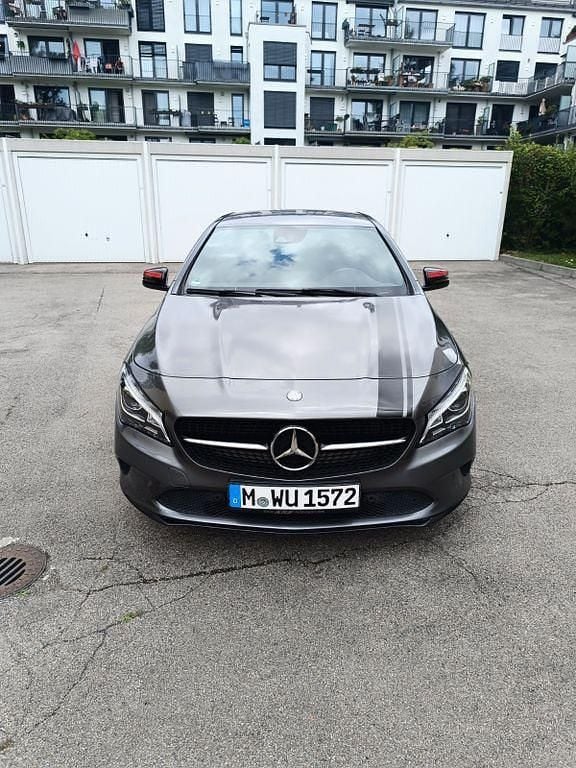 Grau Gebraucht 2017 Mercedes CLA180 Limousine | 16.500 € (Guter Preis) - Bild 1/4