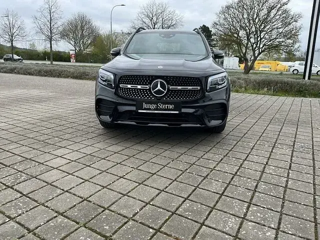 Gebraucht Mercedes GLB180 AMG 136 PS (100 kW) 2023 Nachtschwarz SUV