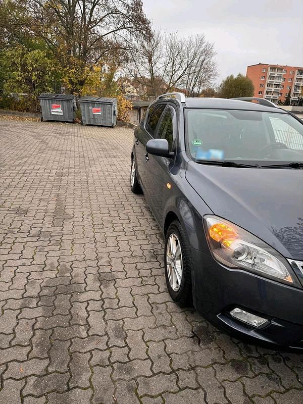 Gebraucht Kia Ceed 116 PS (85 kW) 2011 Grau Kleinwagen