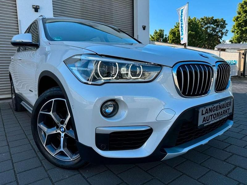 Mineralweiss metallic Gebraucht 2018 BMW X1 xLine SUV | 17.999 € (Fairer Preis) - Bild 1/4