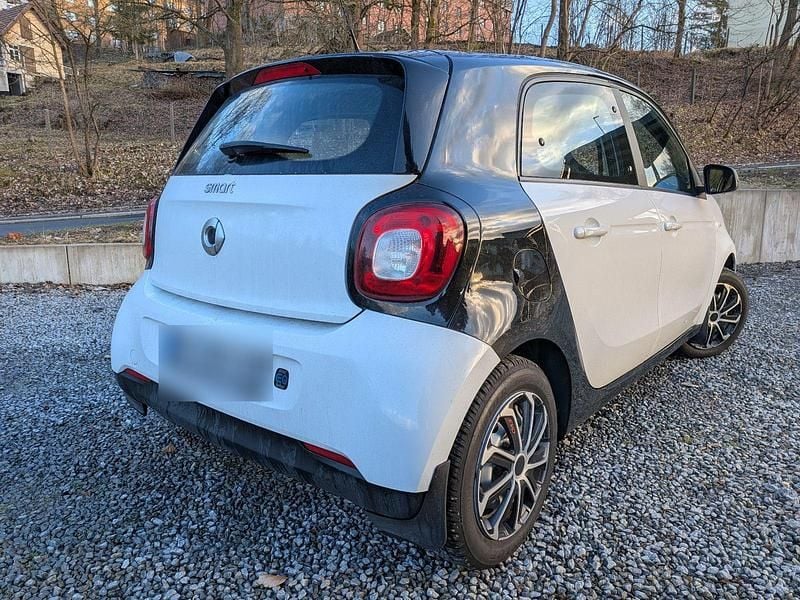 Gebraucht Smart ForFour Electric Drive 60 kW (82 PS) 2019 Weiß Kleinwagen