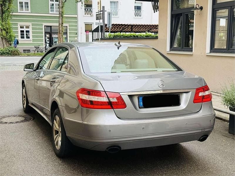 Gebraucht Mercedes E350 Elegance 265 PS (194 kW) 2011 Silber Limousine