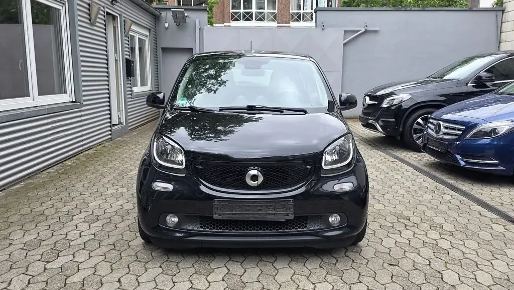 Gebraucht Smart ForFour Passion 71 PS (52 kW) 2016 Schwarz Kleinwagen