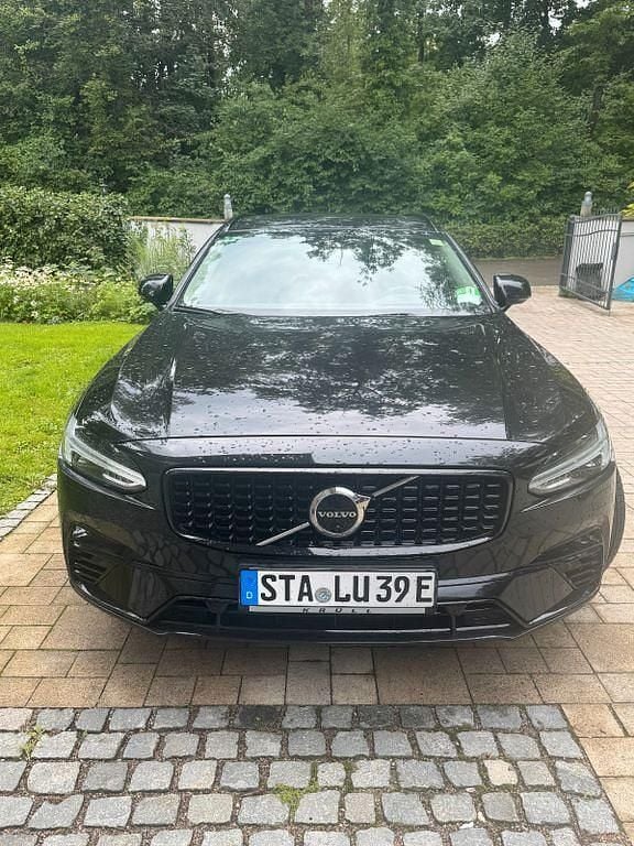 Schwarz Gebraucht 2022 Volvo V90 Kombi | 34.900 € (Superpreis) - Bild 1/4