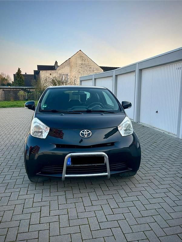 Gebraucht Toyota iQ 68 PS (50 kW) 2009 Schwarz Kleinwagen