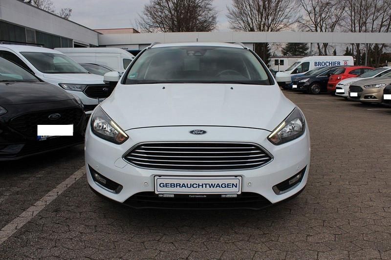 Gebraucht Ford Focus Titanium 125 PS (91 kW) 2018 Frostweiß Kombi