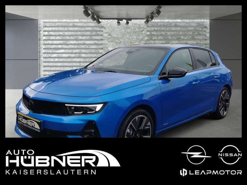 Blau/typ aussenverkleidung met Gebraucht 2023 Opel Astra Ultimate Limousine | 25.490 € (Superpreis) - Bild 1/4