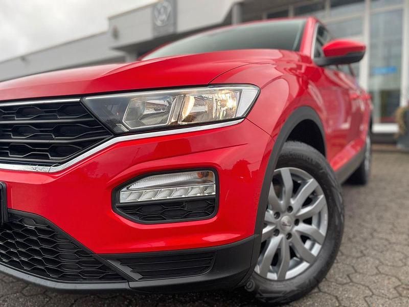 Gebraucht VW T-Roc Basis 110 PS (80 kW) 2021 Rot SUV