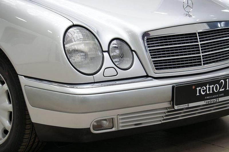 Gebraucht Mercedes E320 Elegance 220 PS (161 kW) 1995 Silber Limousine