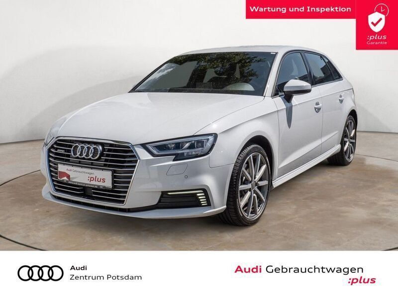 Gletscherweiß metallic Gebraucht 2020 Audi A3 Sportback e-tron Sport Limousine | 20.970 € (Fairer Preis) - Bild 1/4