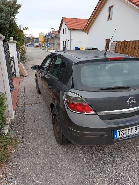 Gebraucht Opel Astra Edition 90 PS (66 kW) 2009 Grau Limousine