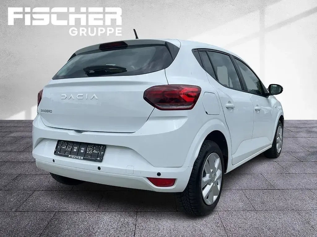 Usado Dacia Sandero Expression 101 HP (74 kW) 2023 Branco Sedan