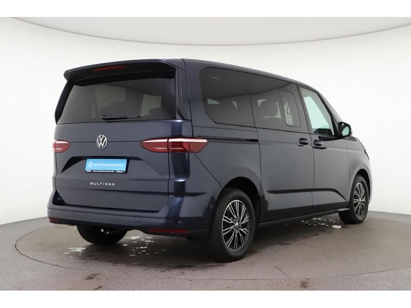 Second-hand VW Multivan Pro 150 CP (110 kW) 2023 Monovolum
